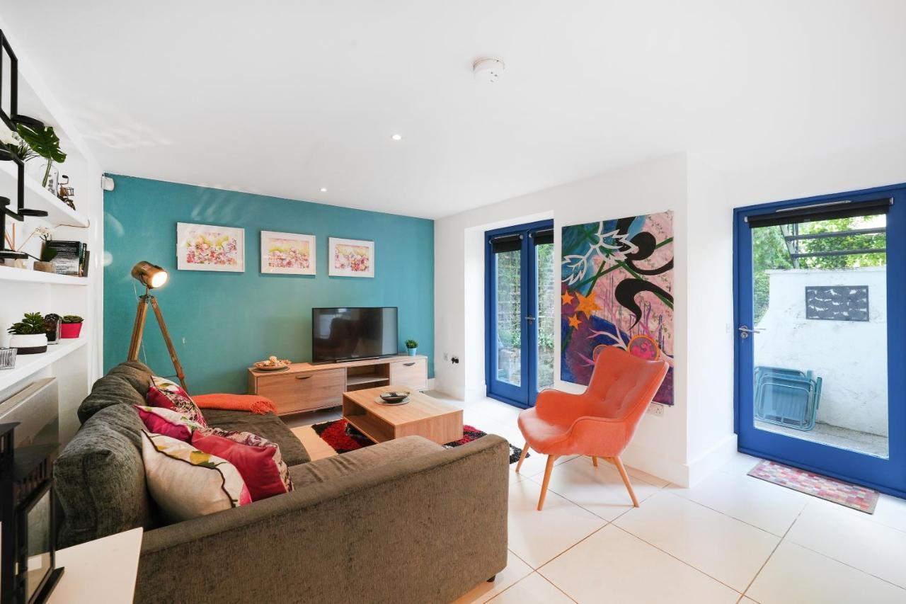 Spacious 2 Bedroom Apartment In Camden ロンドン エクステリア 写真