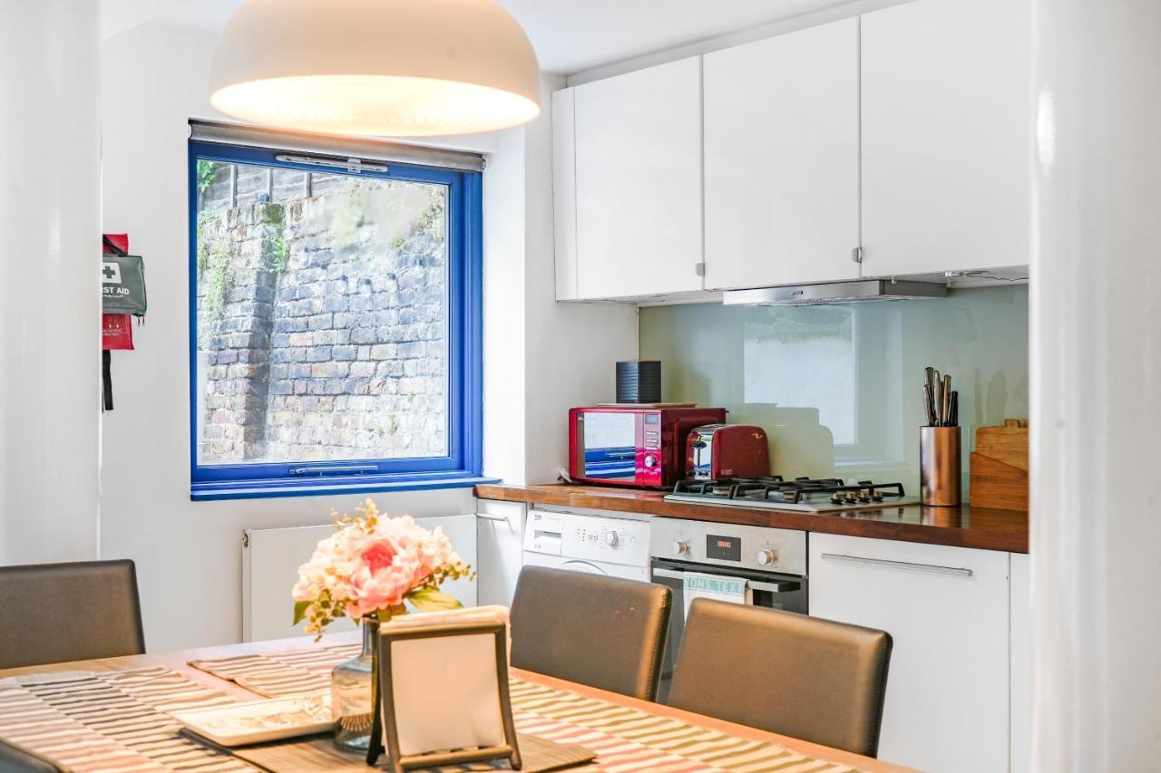 Spacious 2 Bedroom Apartment In Camden ロンドン エクステリア 写真