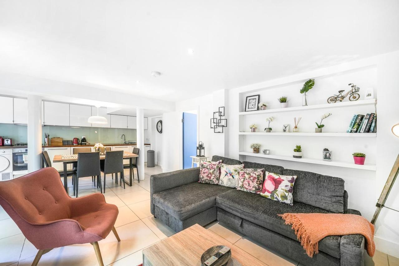 Spacious 2 Bedroom Apartment In Camden ロンドン エクステリア 写真