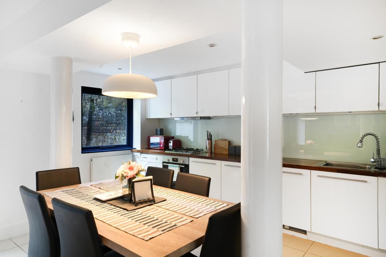 Spacious 2 Bedroom Apartment In Camden ロンドン エクステリア 写真